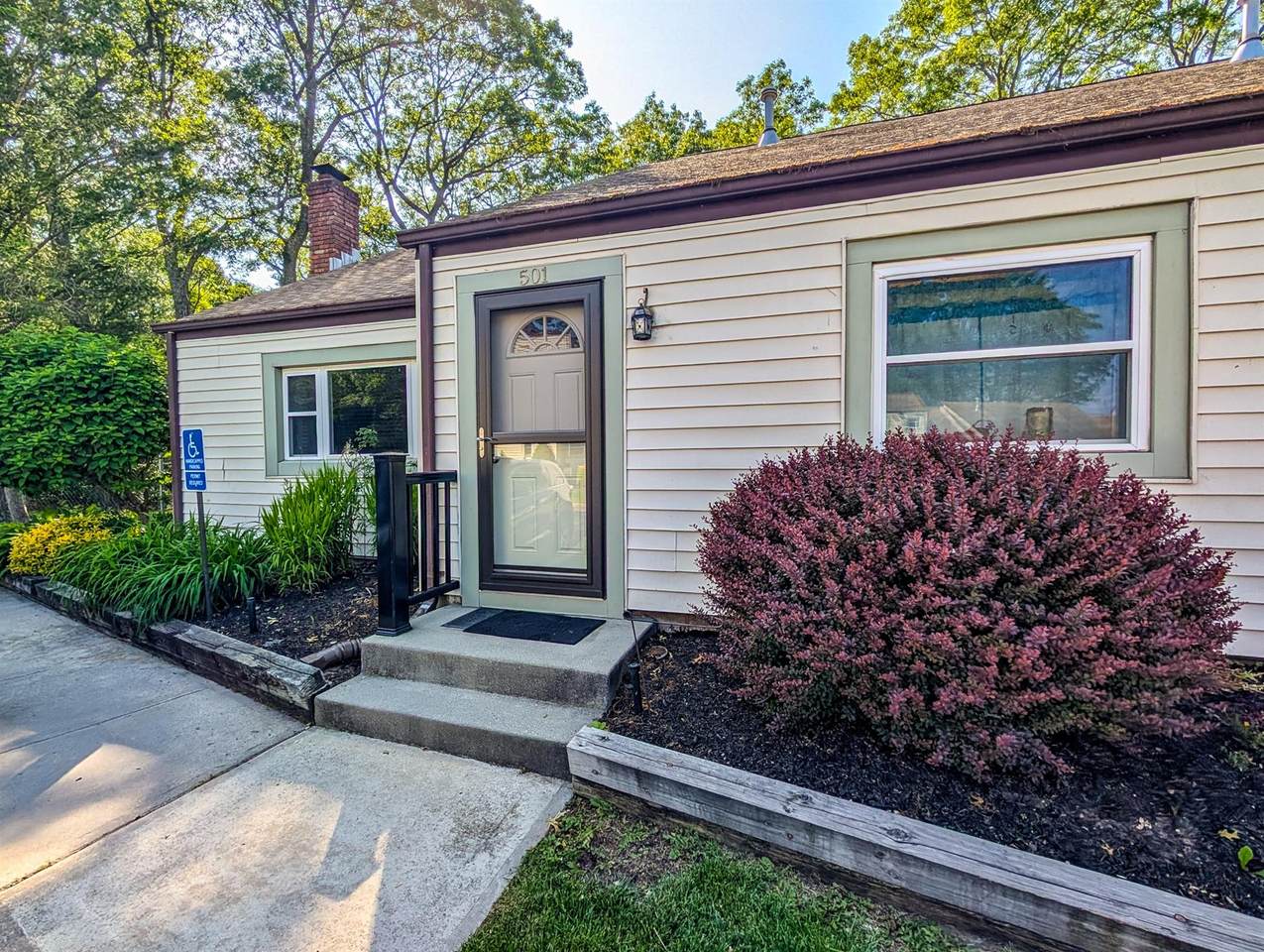 501 Lake Court - Photo 1