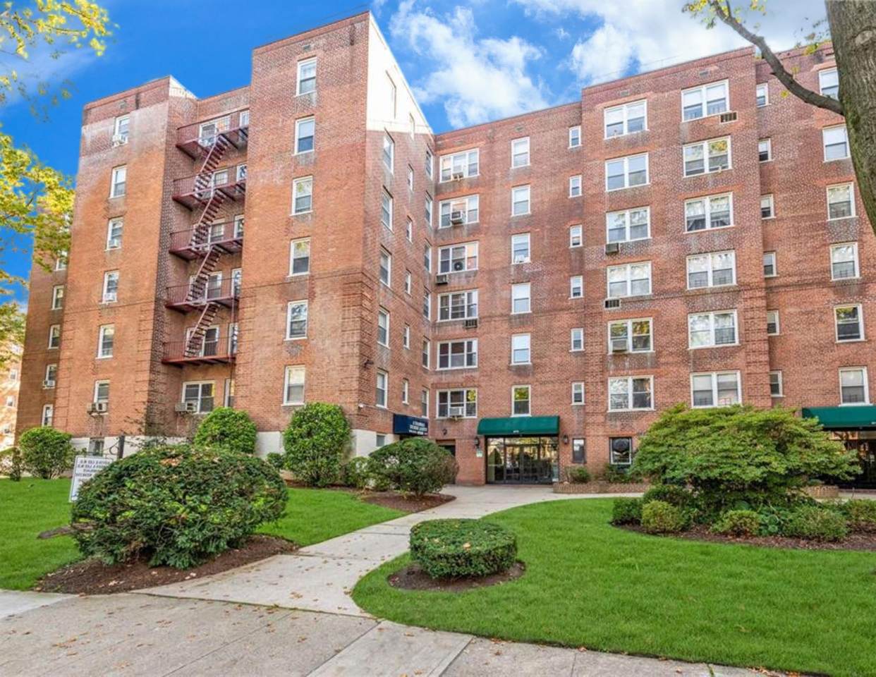27-04 Parsons Boulevard - Photo 1
