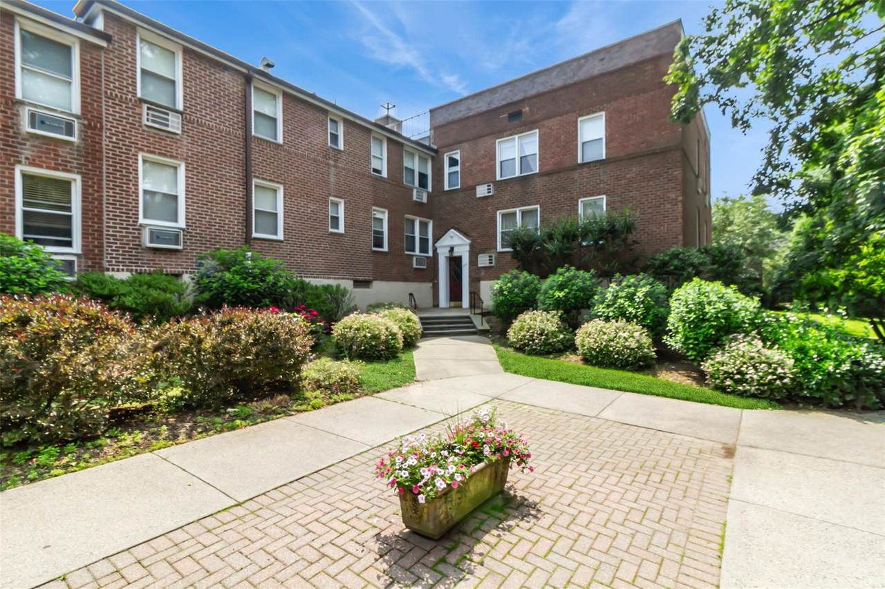 325 Palmer Terrace - Photo 1