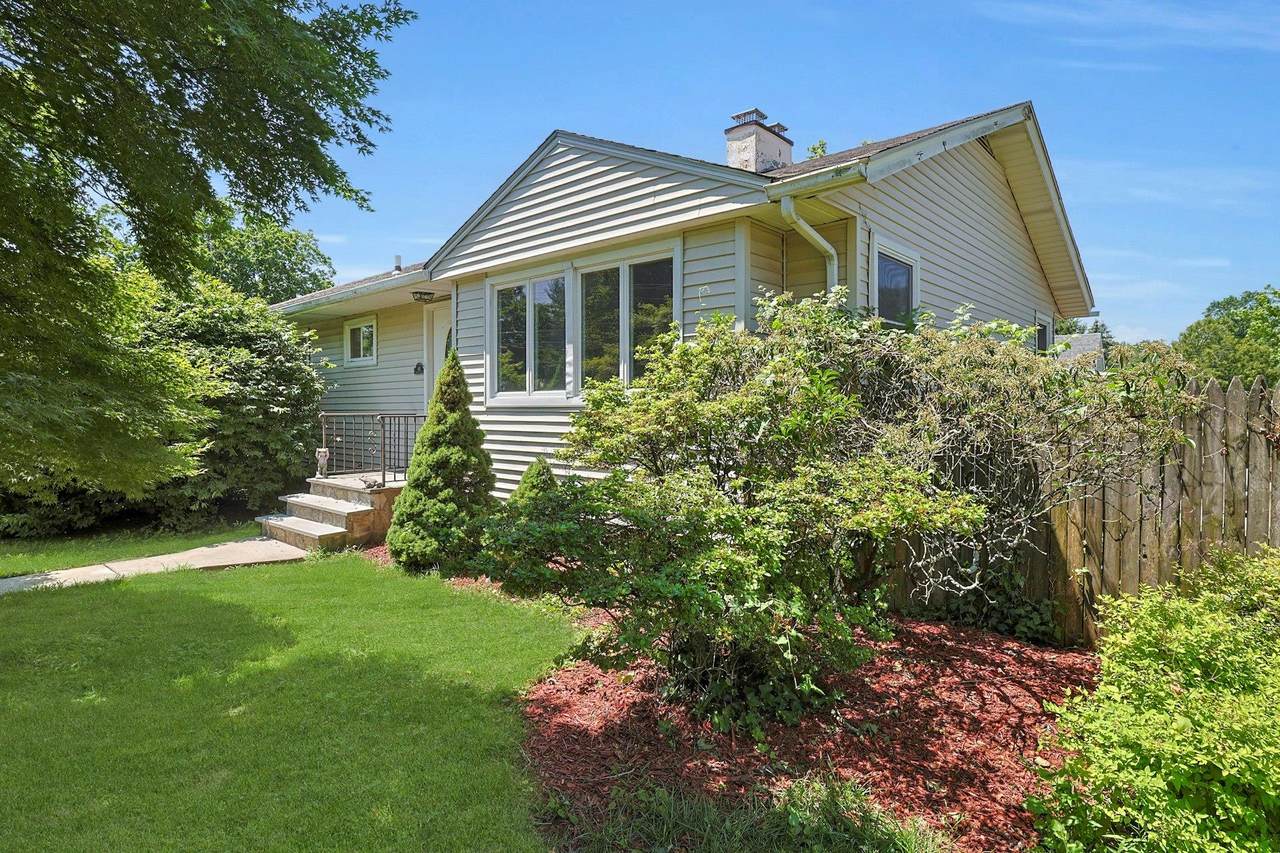 61 Westlake Drive - Photo 1