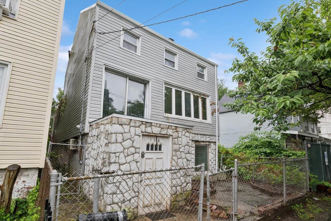 106 Montgomery Avenue - Photo 1