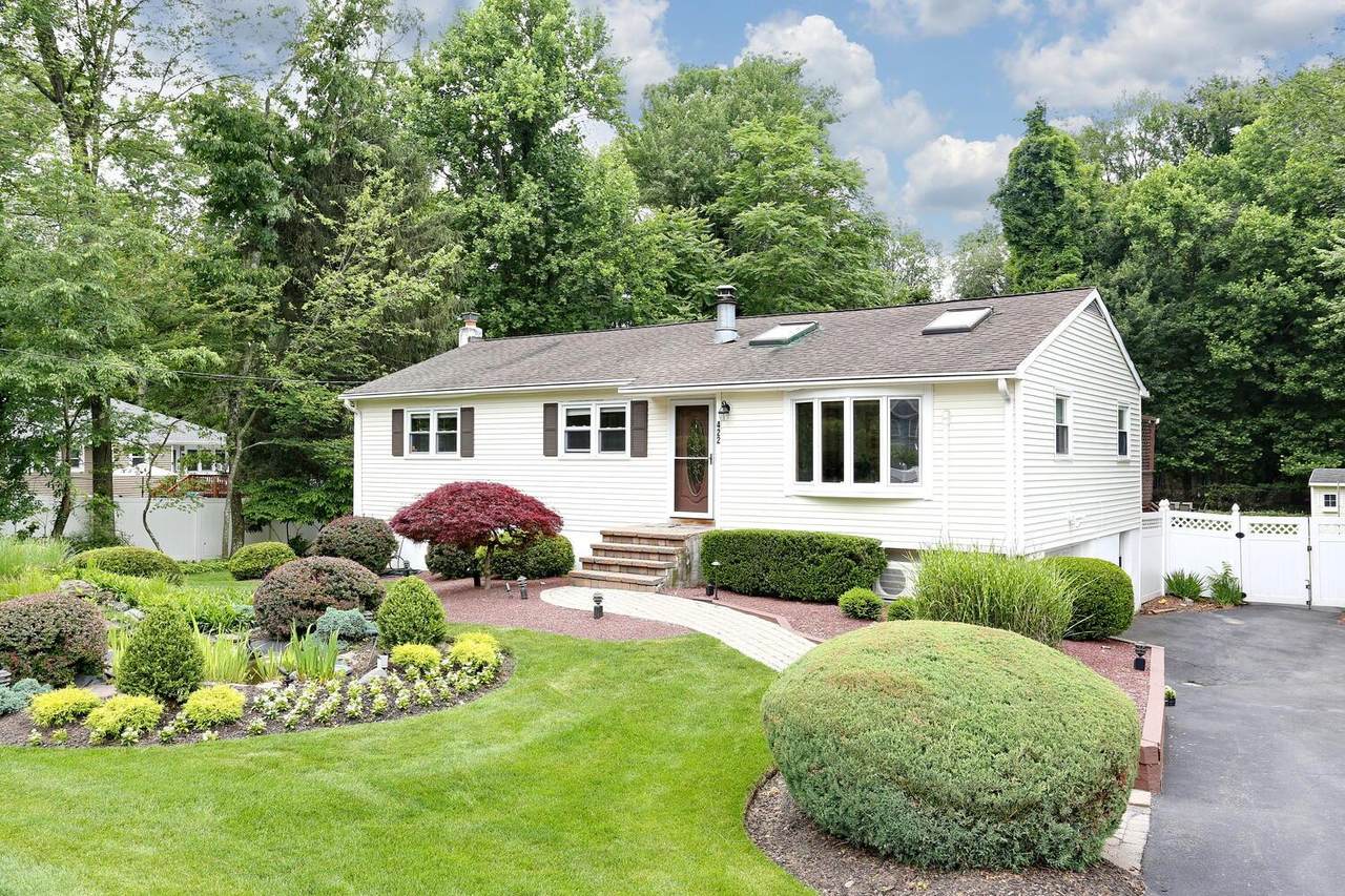 422 Kings Highway - Photo 1