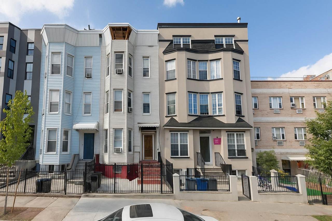 95 Cornelia Street - Photo 1