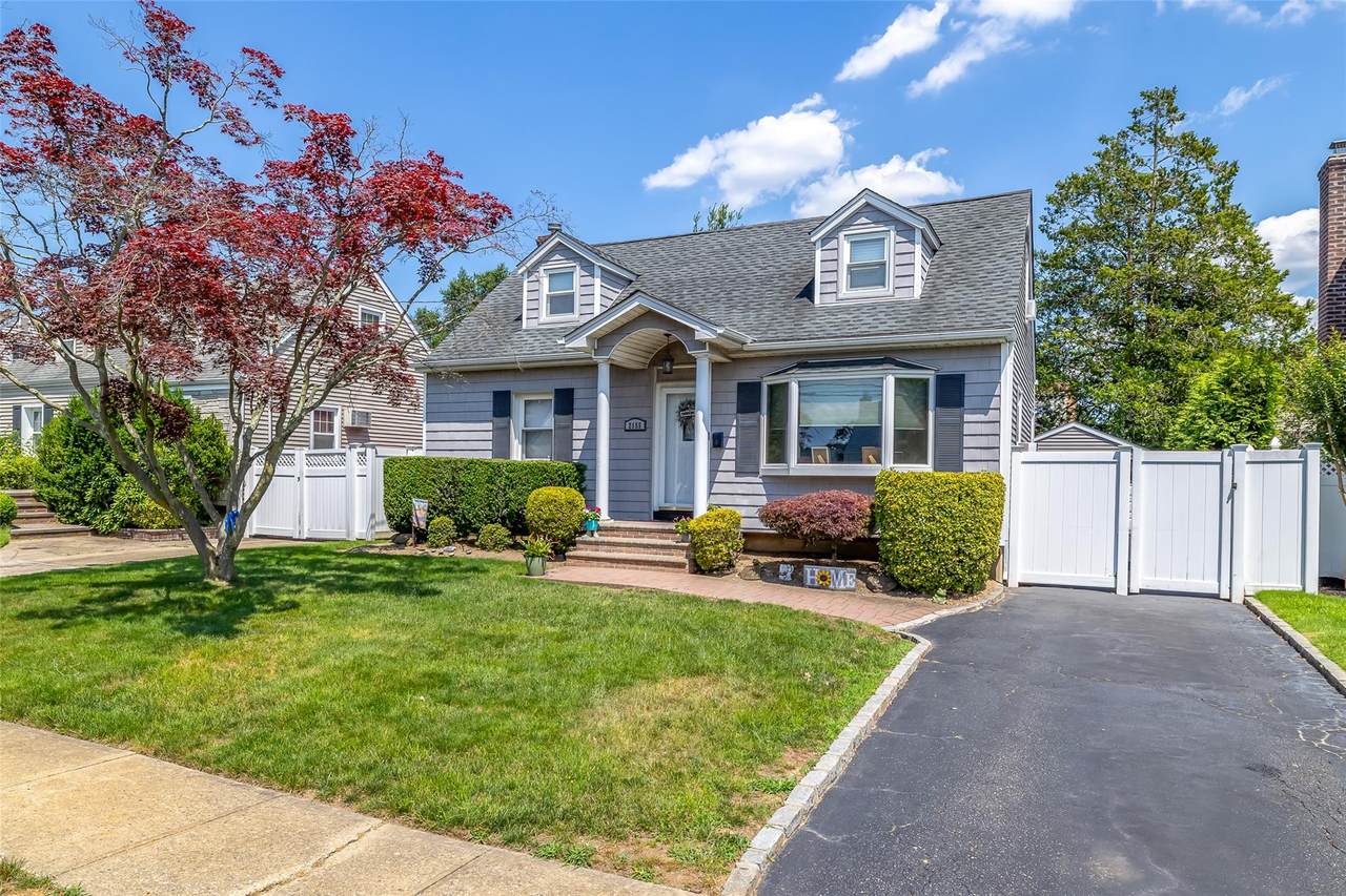 2155 Maple Street - Photo 1