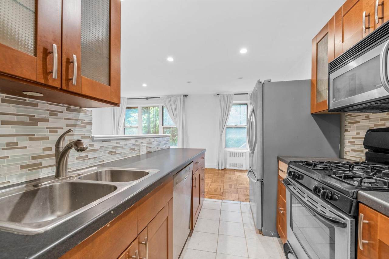 5425 Valles Avenue - Photo 1
