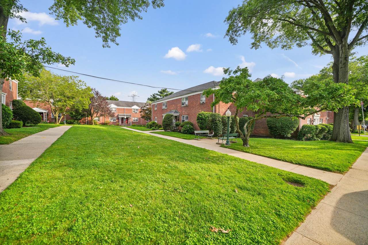 520 Tuckahoe Road - Photo 1