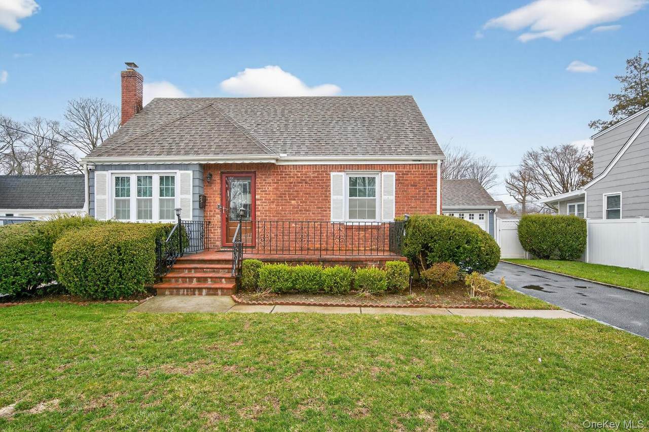 53 Dosoris Lane - Photo 1