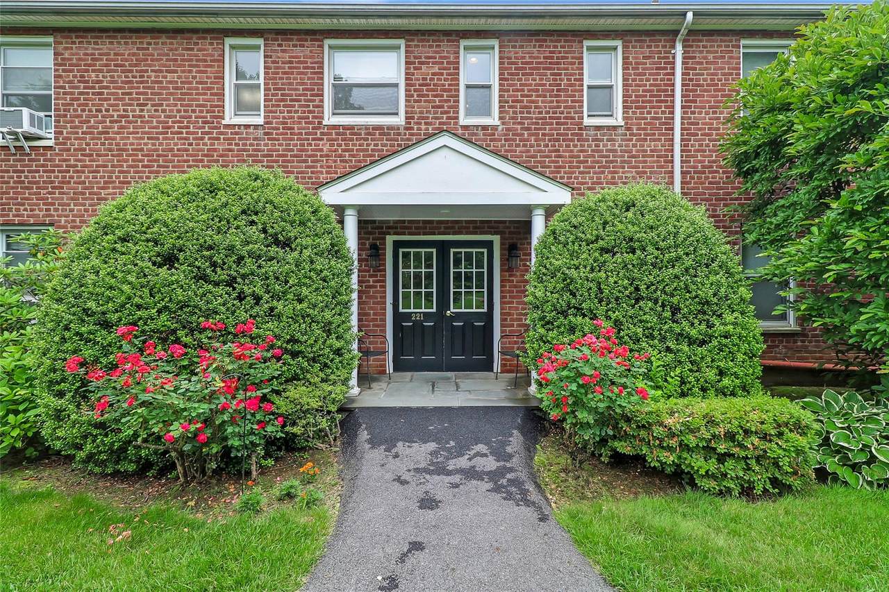 221 Schrade - Photo 1
