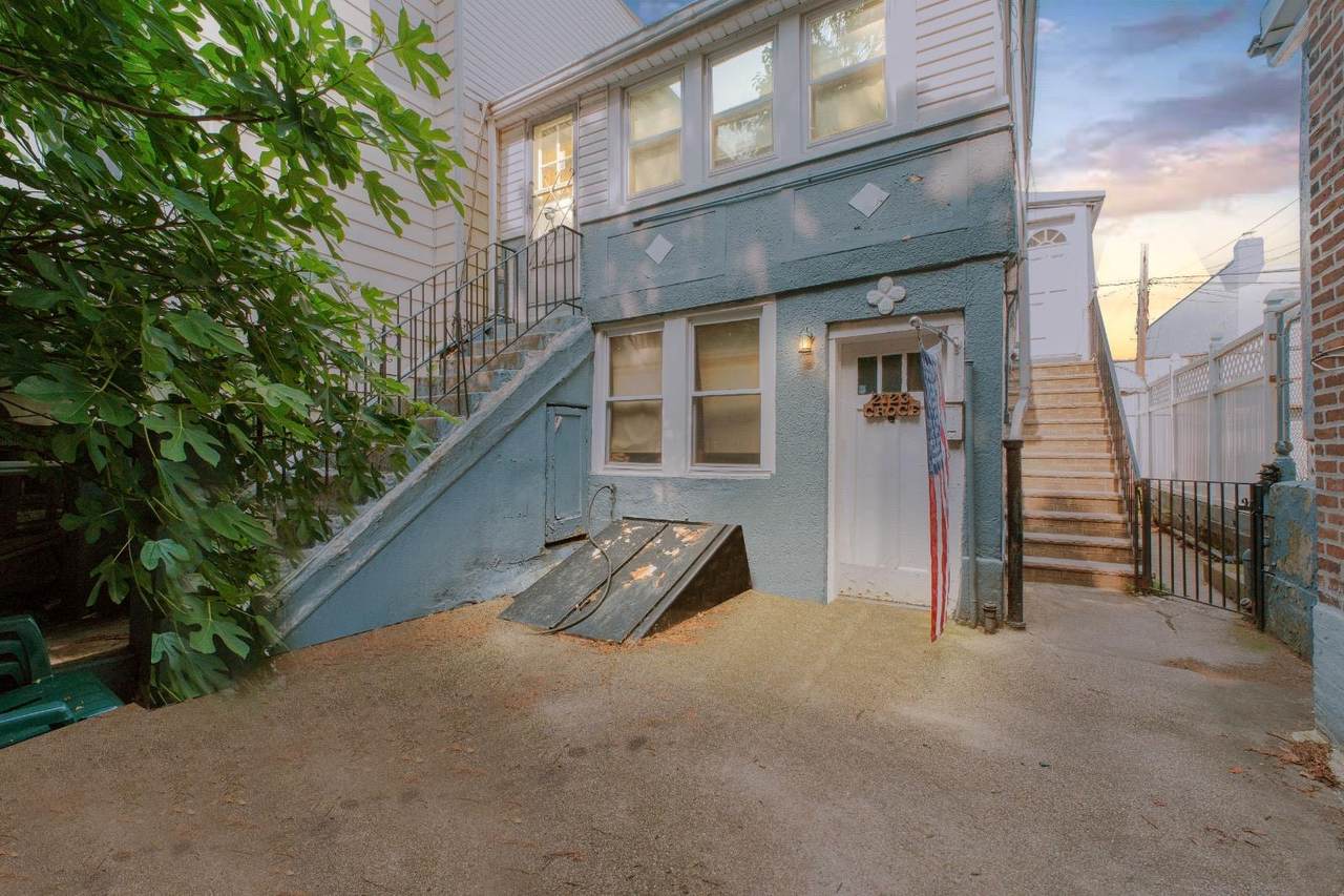 2123 9th Street - Photo 1