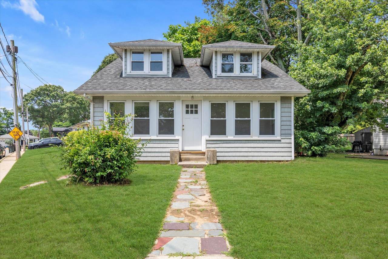 45 Lakeview Avenue - Photo 1