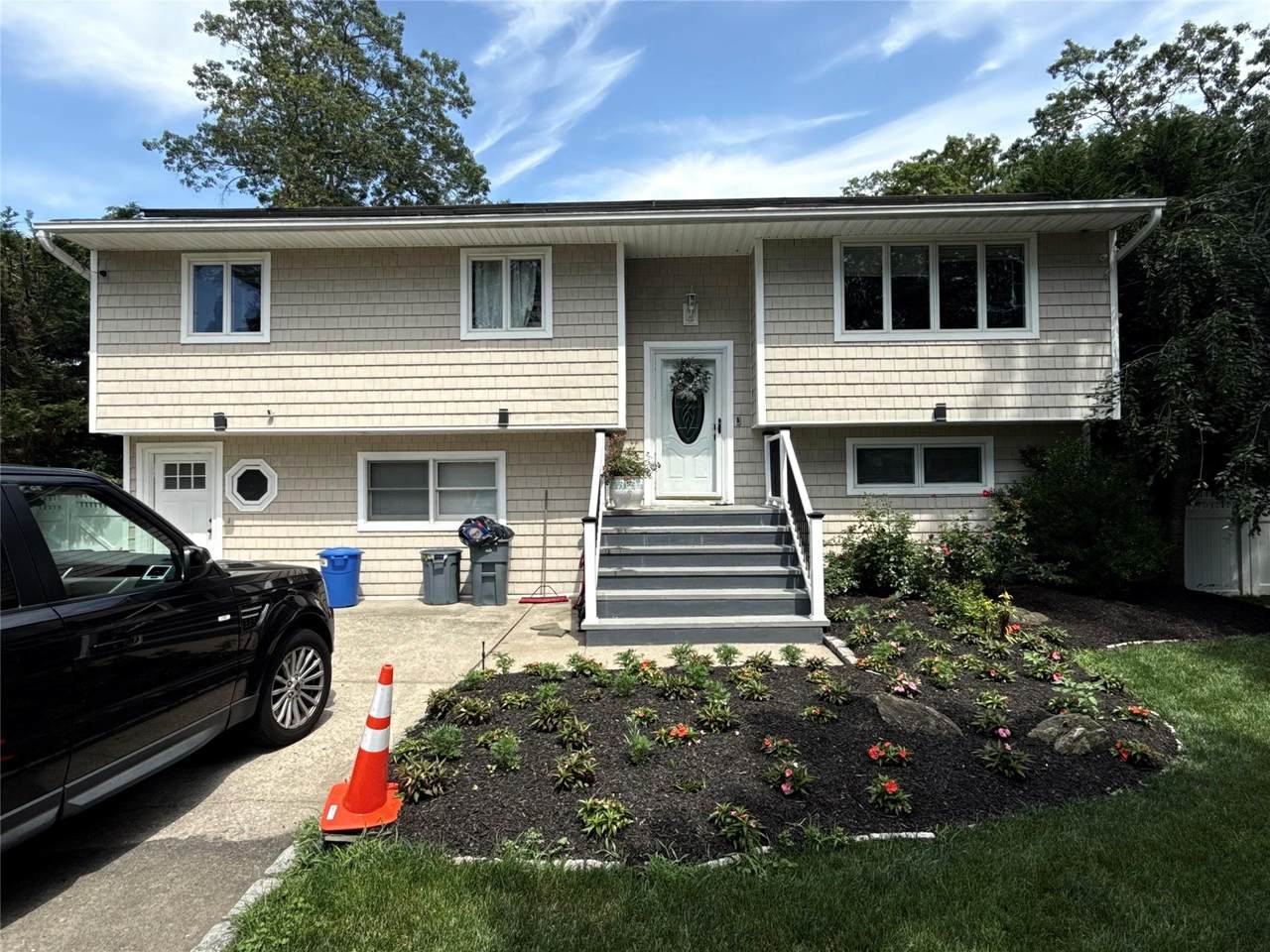 2389 Chestnut Avenue - Photo 1