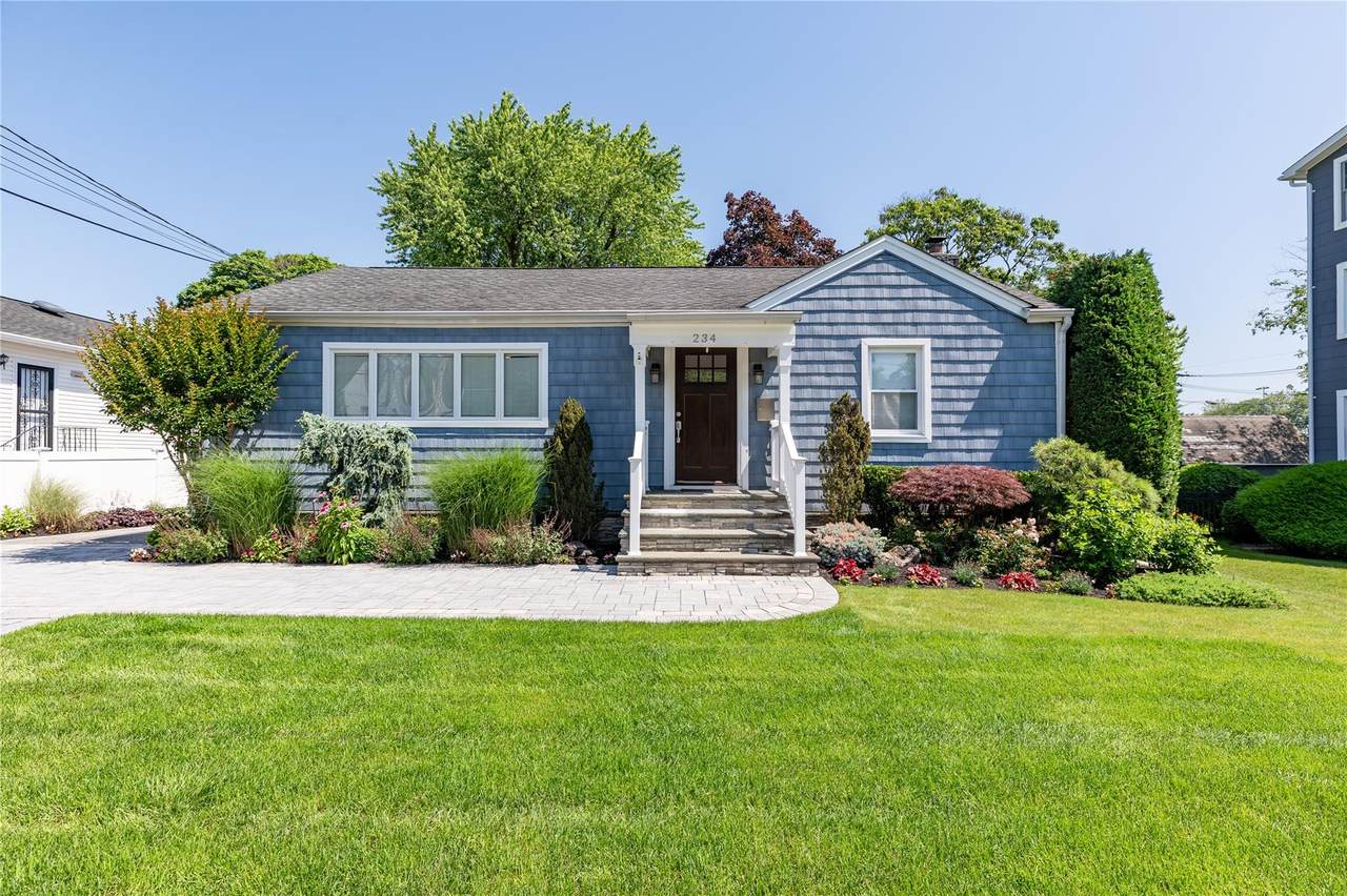 234 Village Avenue - Photo 1