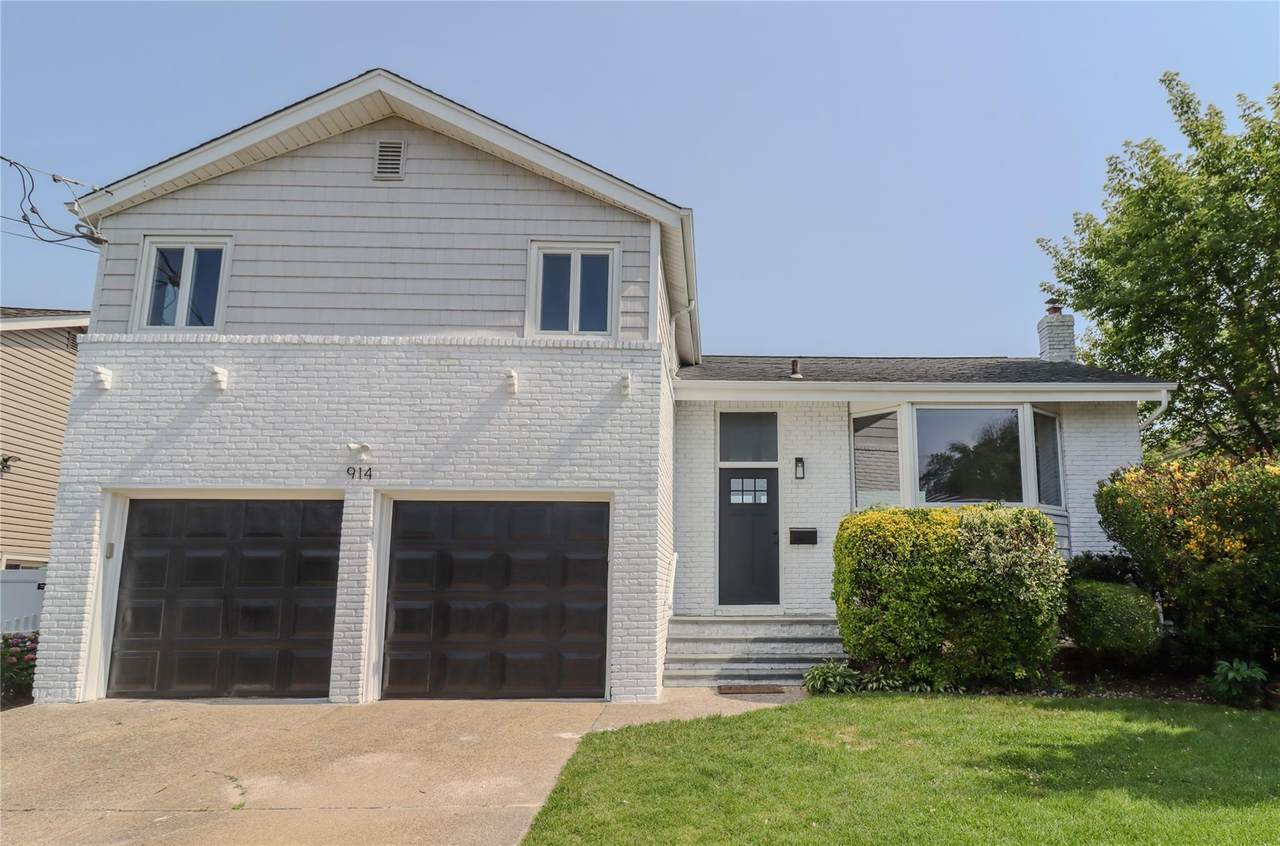 914 Northern Boulevard - Photo 1