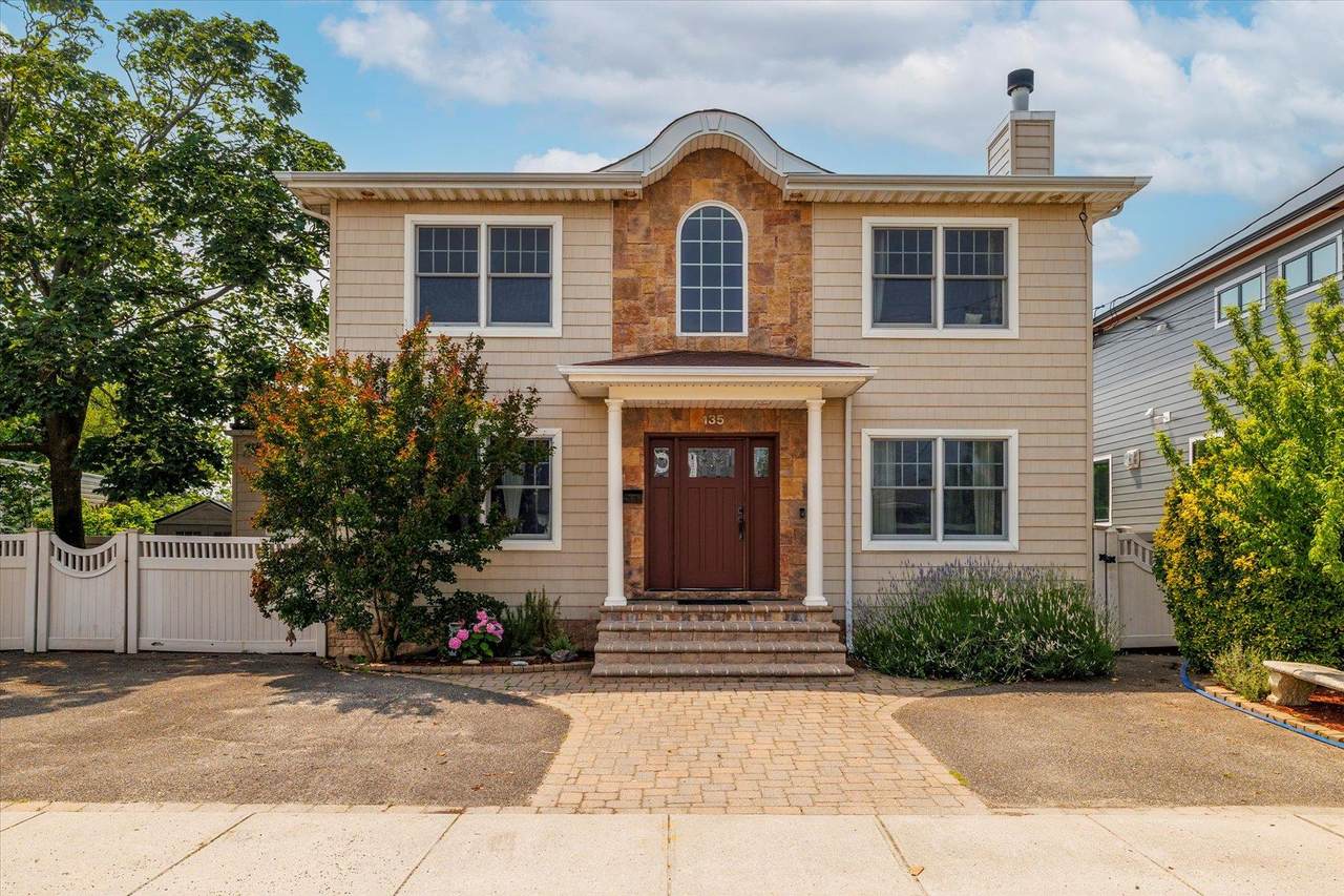 135 Flamingo Street - Photo 1