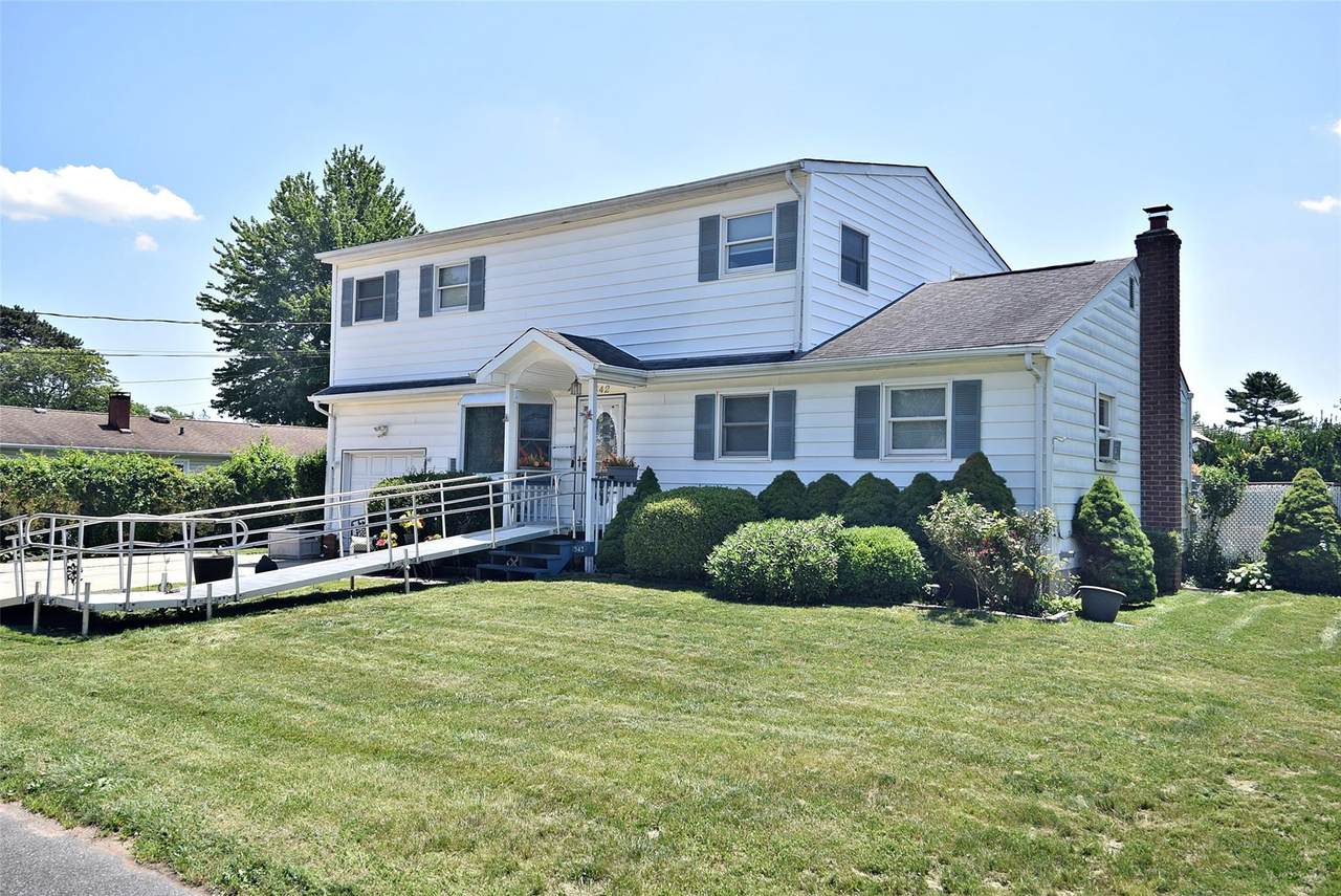 542 Outlook Avenue - Photo 1