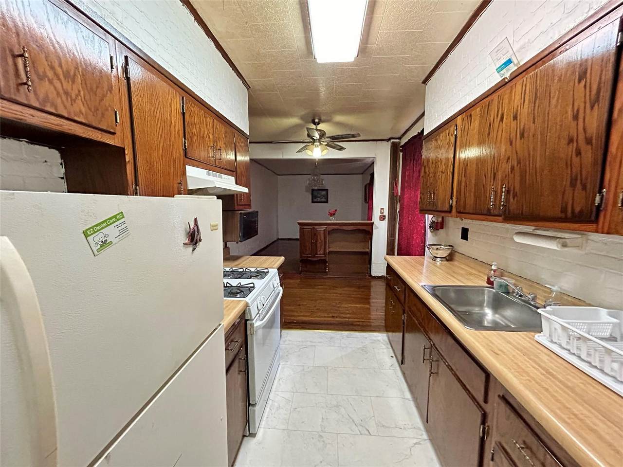 2925 Matthews Avenue - Photo 1