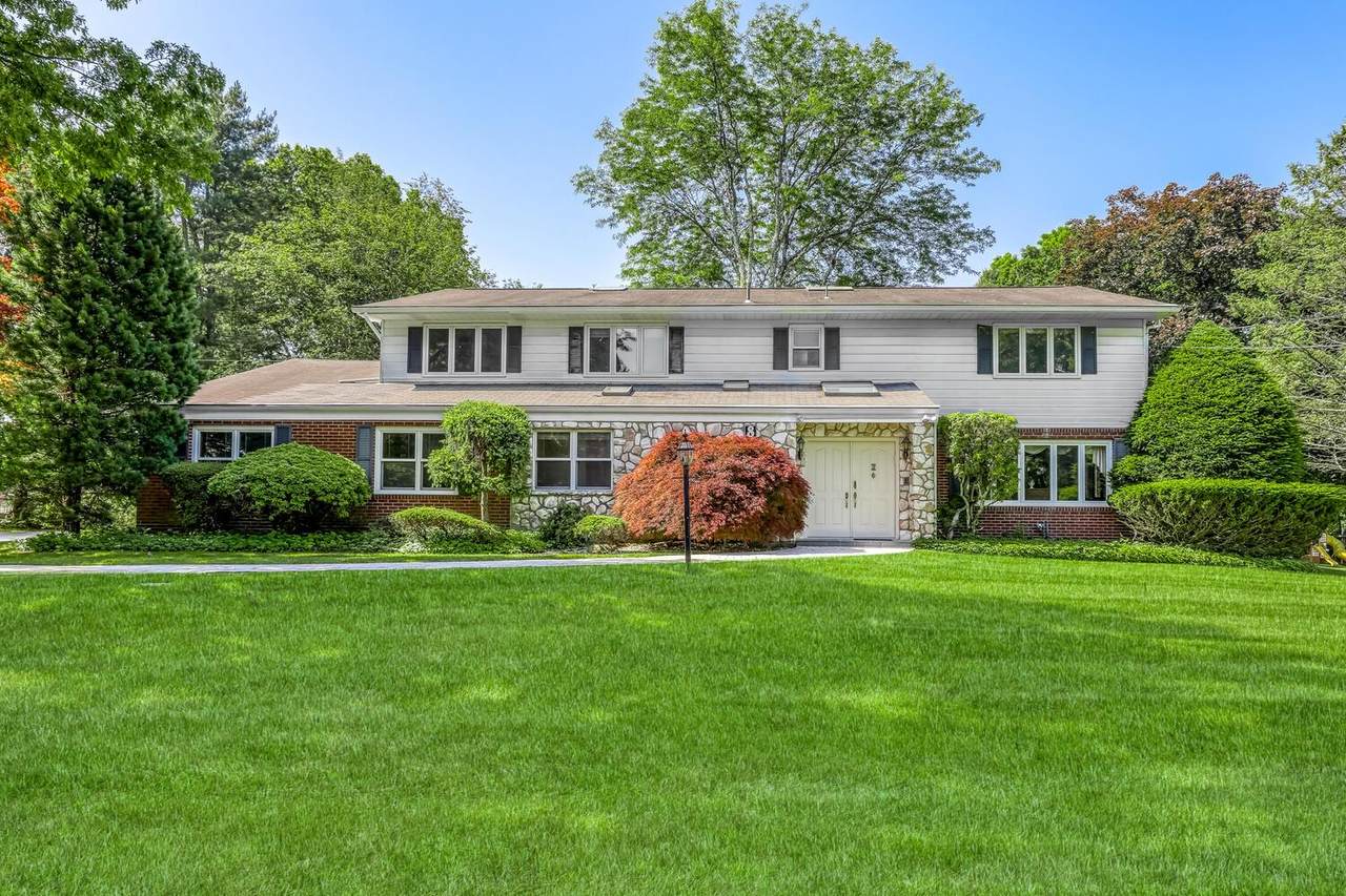8 Briarwood Lane - Photo 1