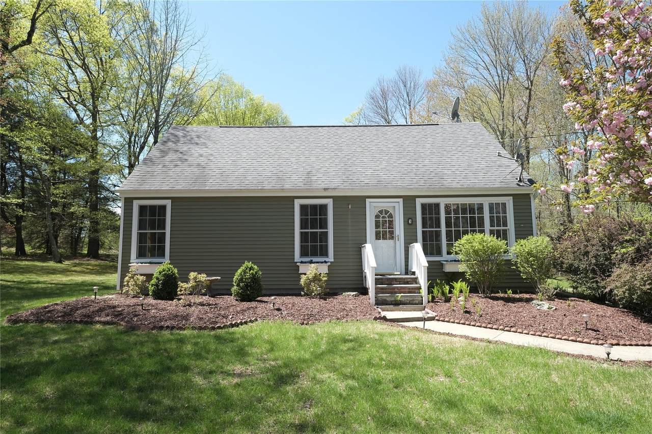 9 Lakeside Drive - Photo 1