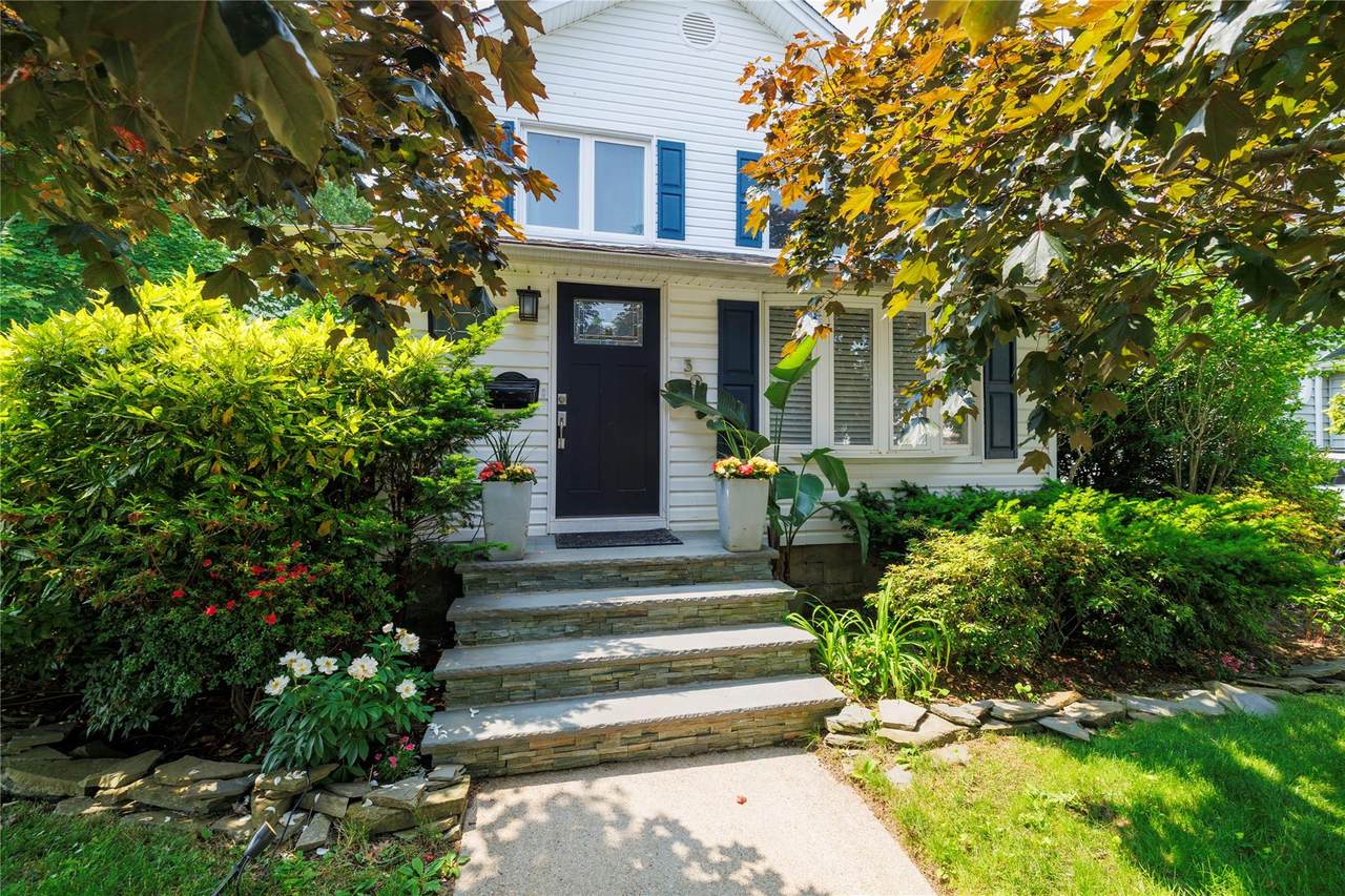 30 Nassau Boulevard - Photo 1