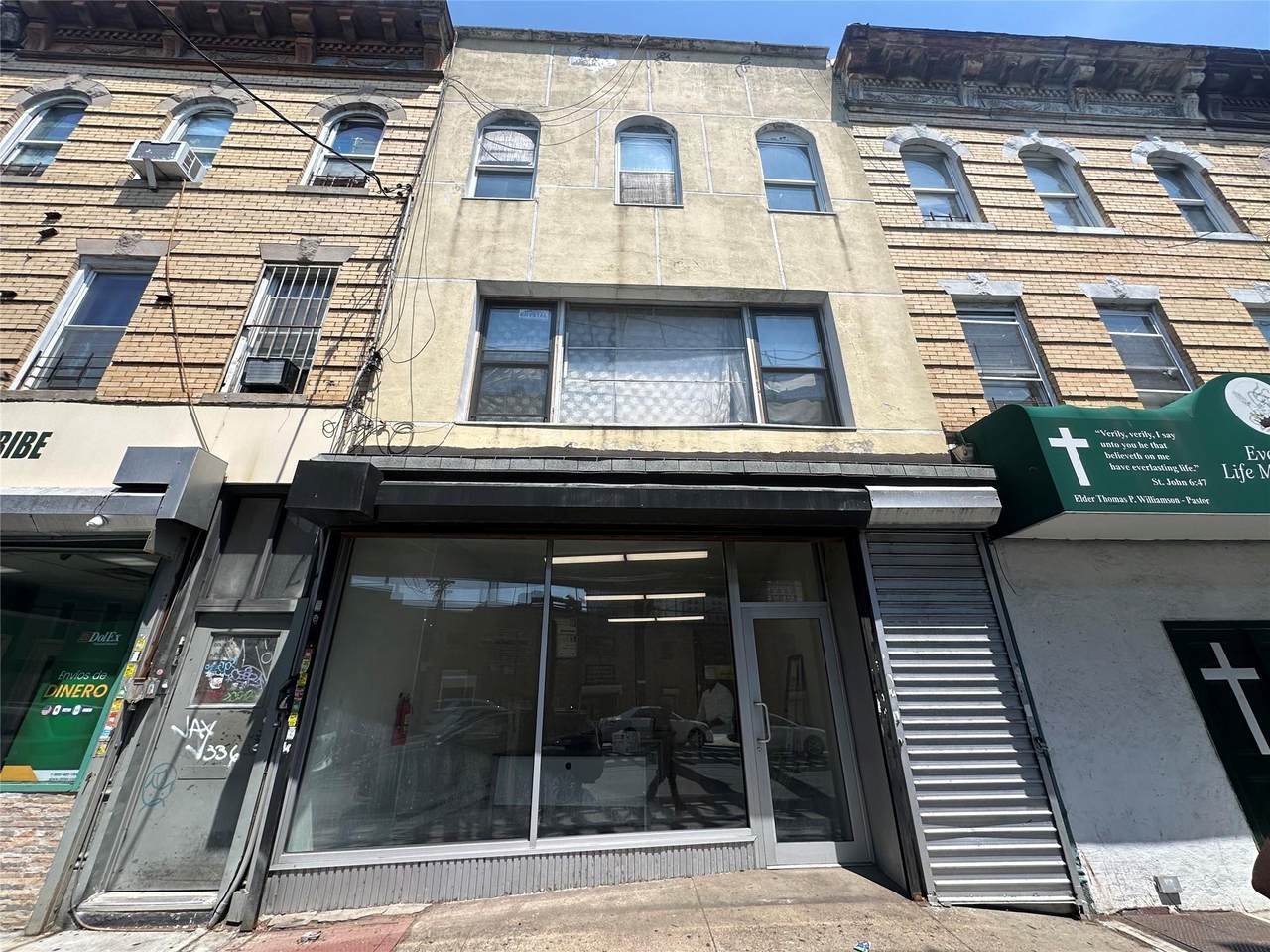 3199 Fulton Street - Photo 1