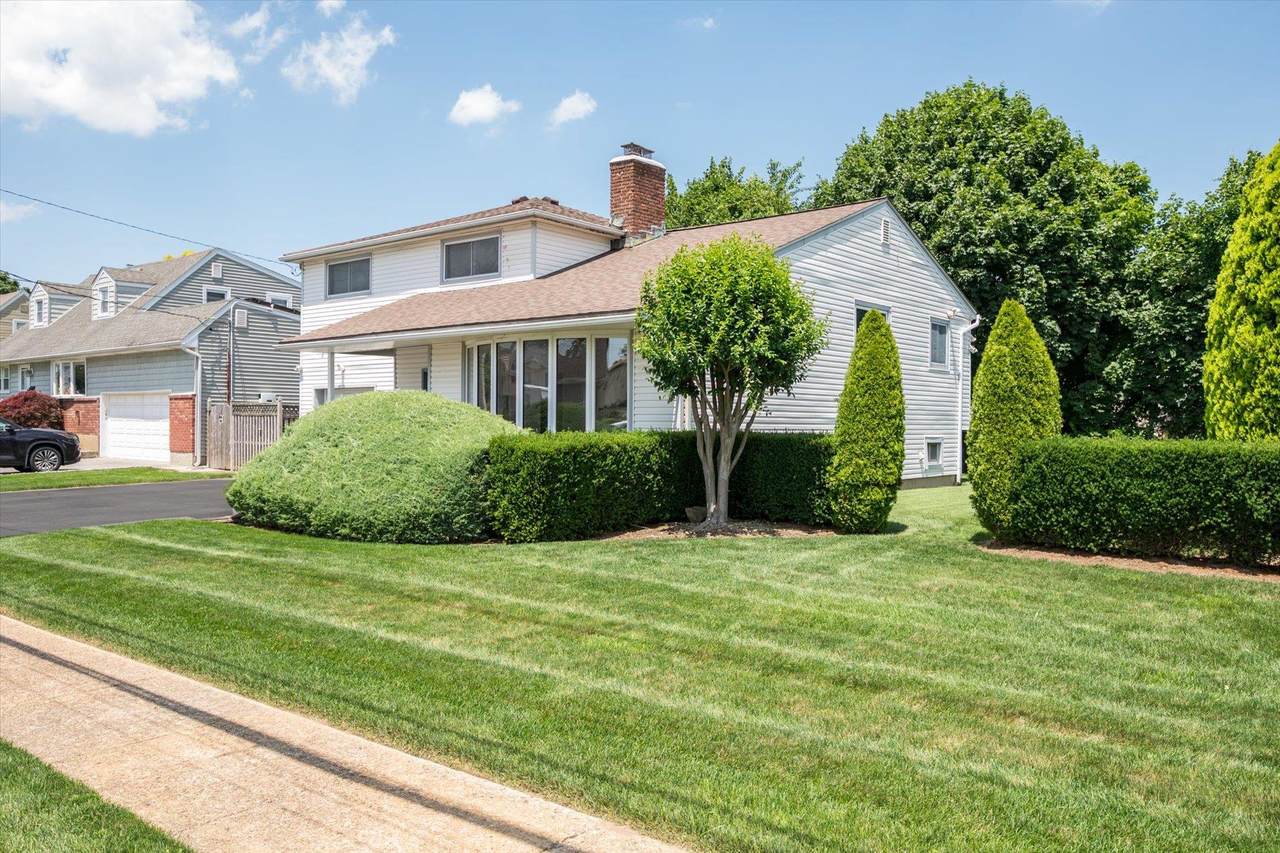 2703 Bayview Avenue - Photo 1