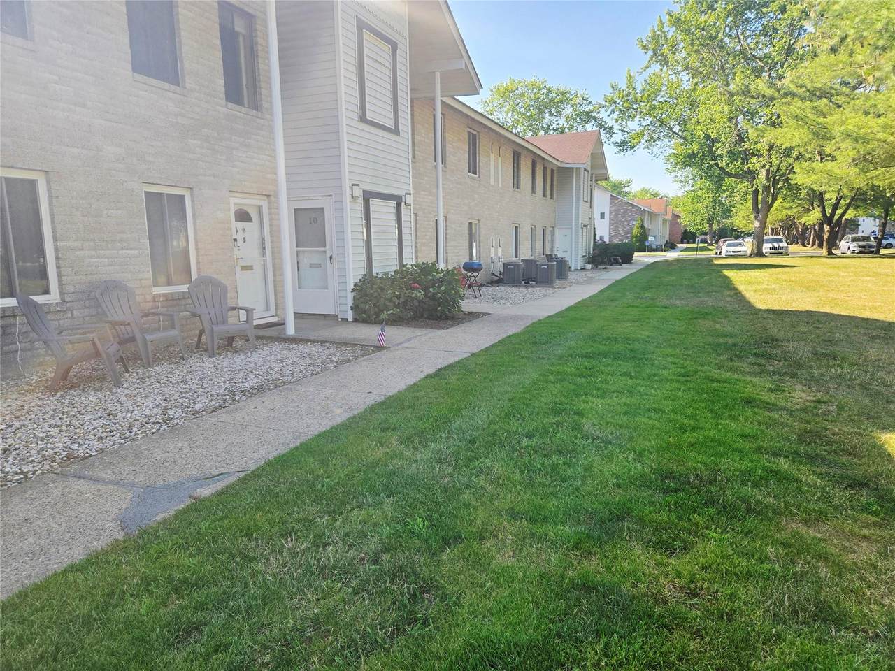 10 Idaho Court - Photo 1