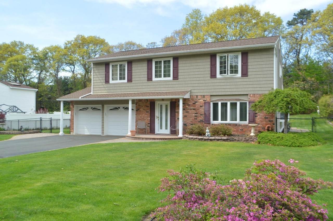 70 Fairfax Drive - Photo 1
