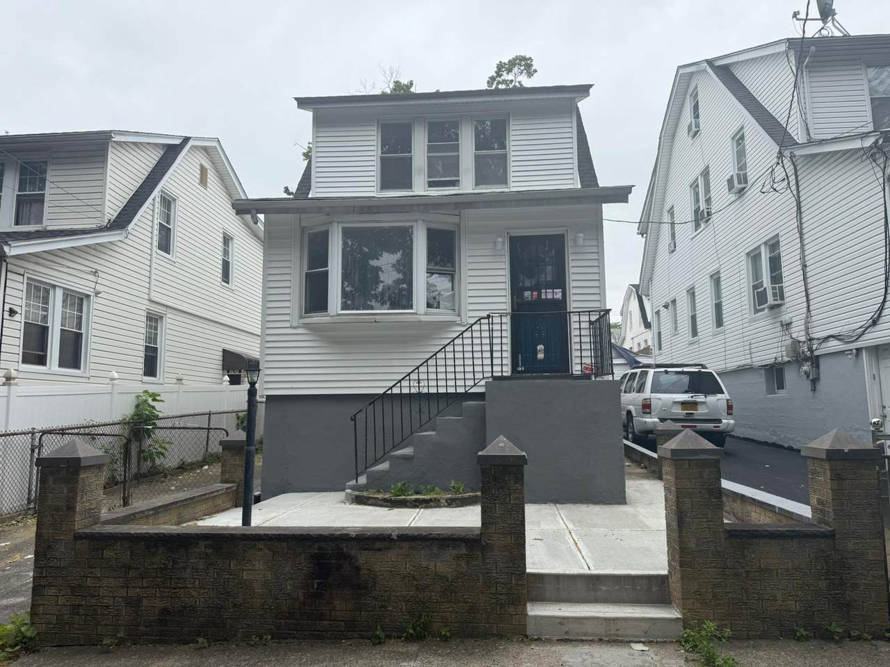 4347 Grace Avenue - Photo 1