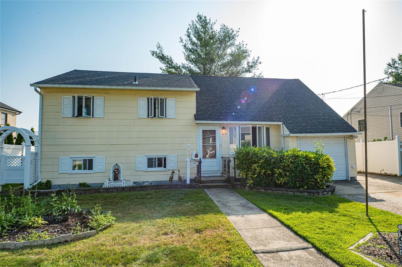 1037 Niagara Avenue - Photo 1