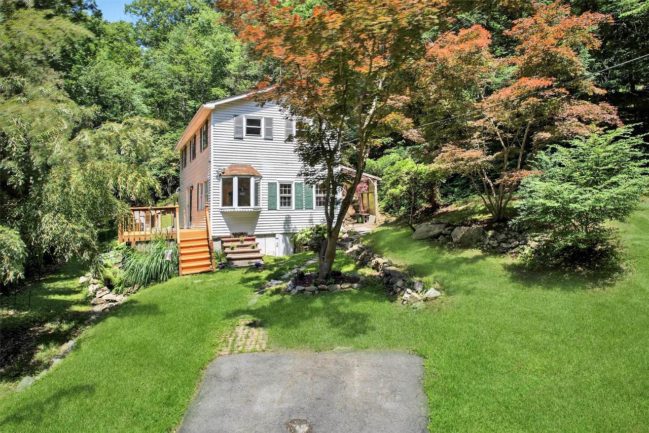 328 Cascade Road - Photo 1