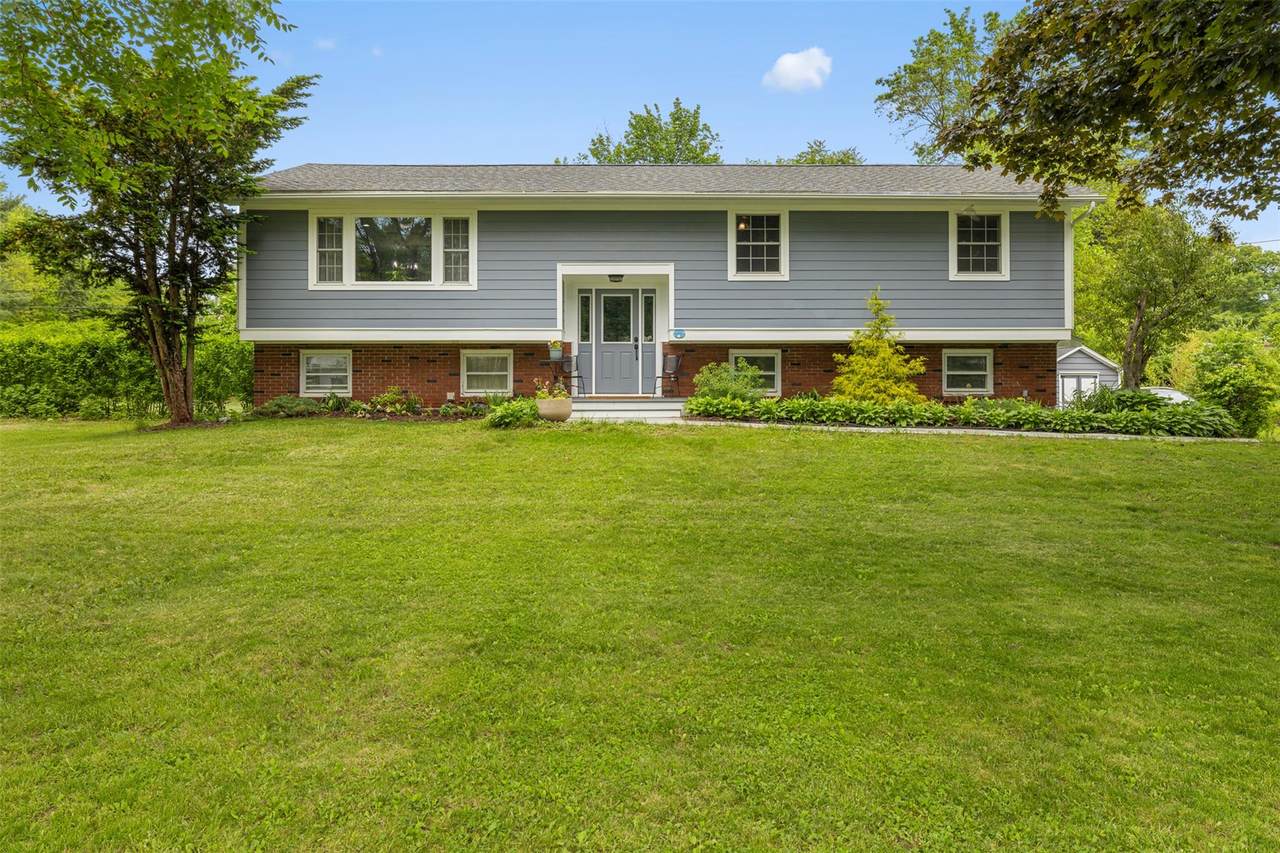 2 Linda Drive - Photo 1