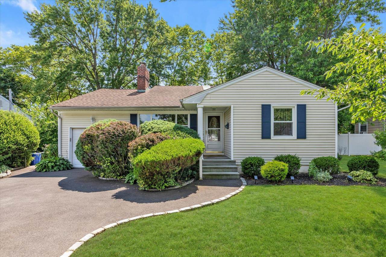 18 Gainsboro Lane - Photo 1