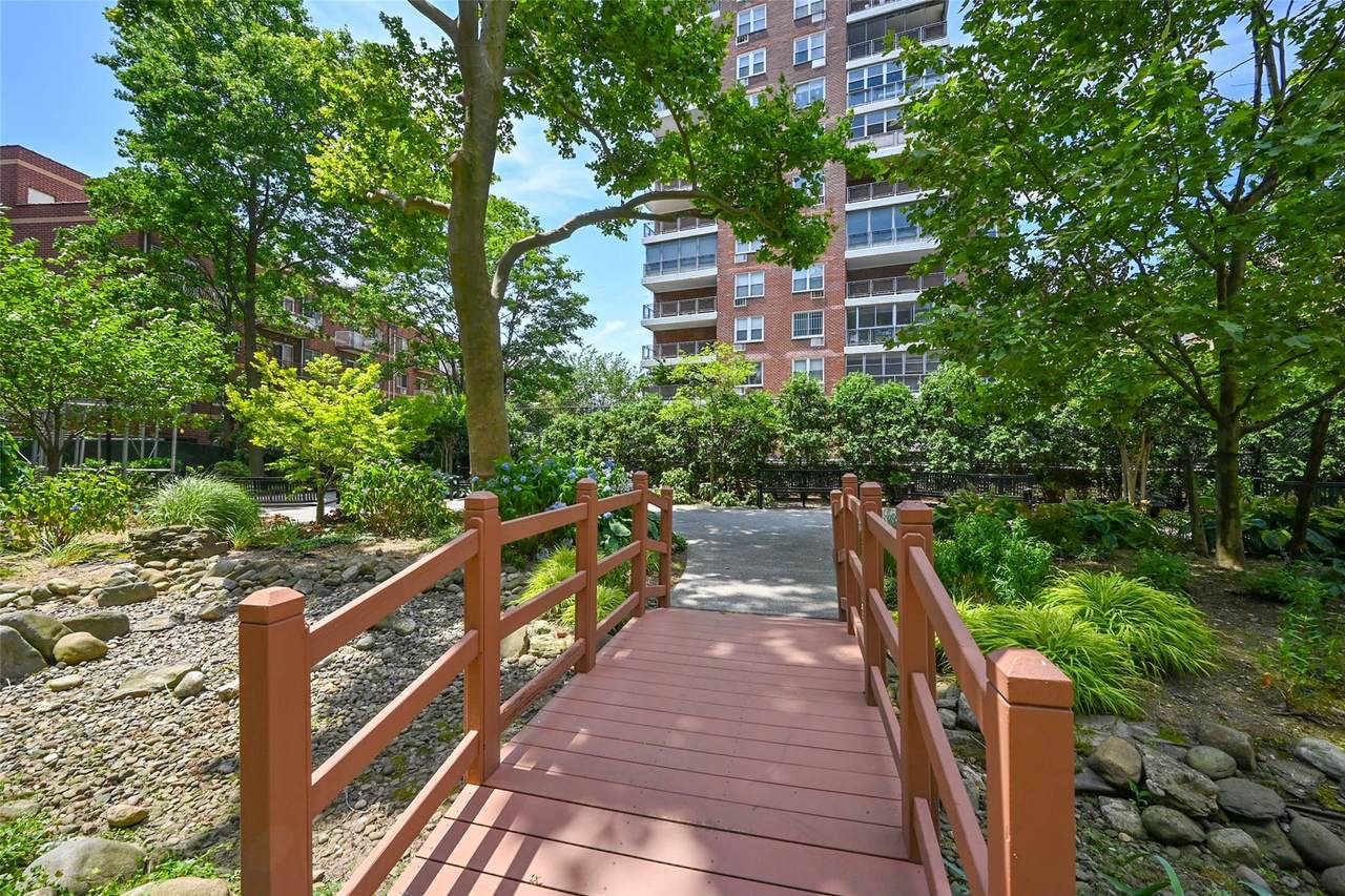 87-10 51 Avenue - Photo 1