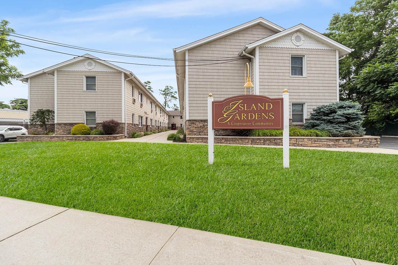 490 Main Street - Photo 1