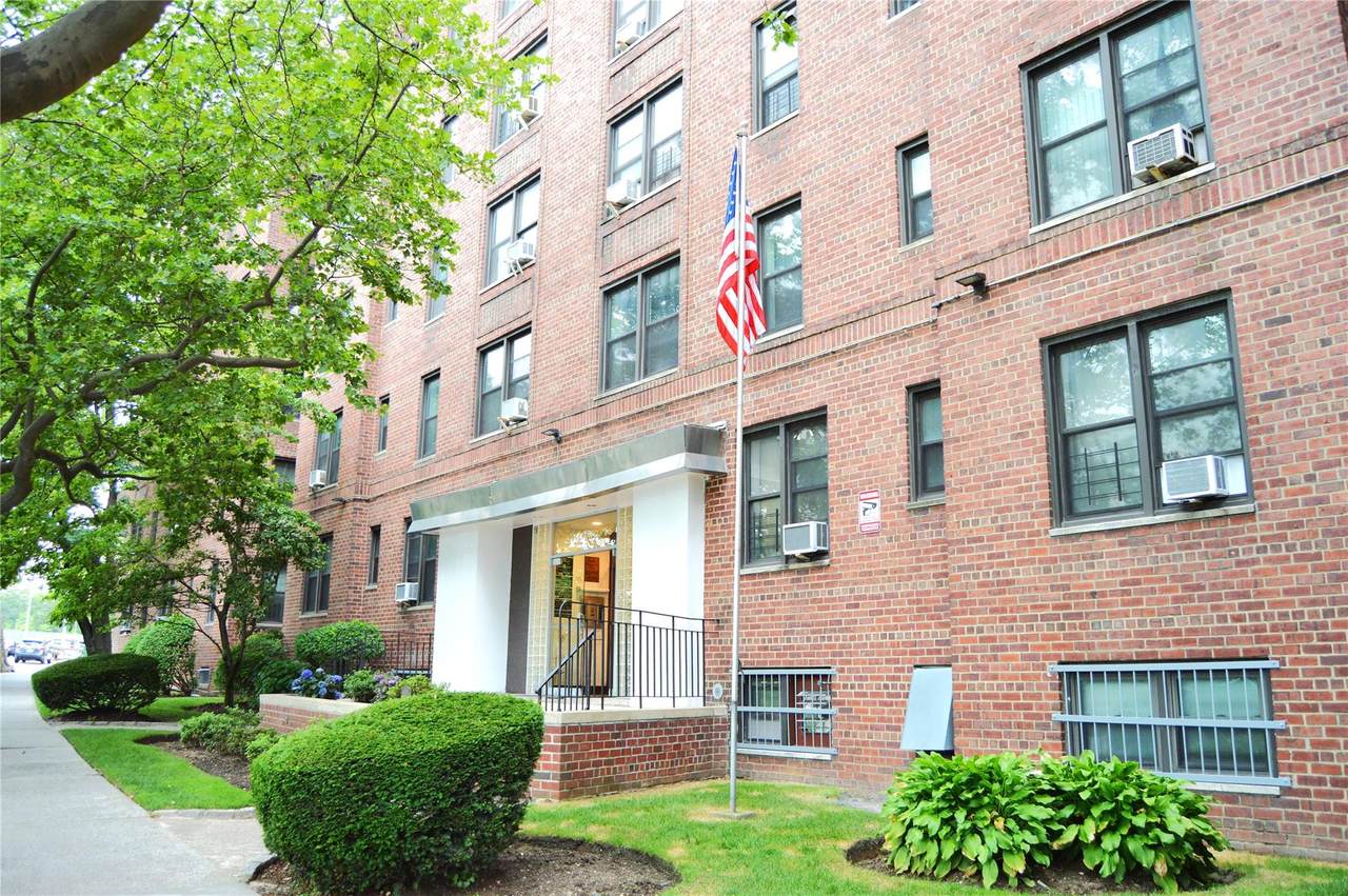 84-31 Van Wyck Expressway - Photo 1