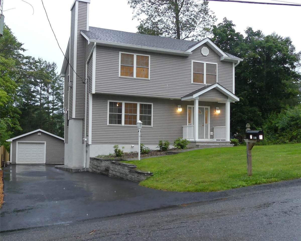 7 Crest Drive - Photo 1