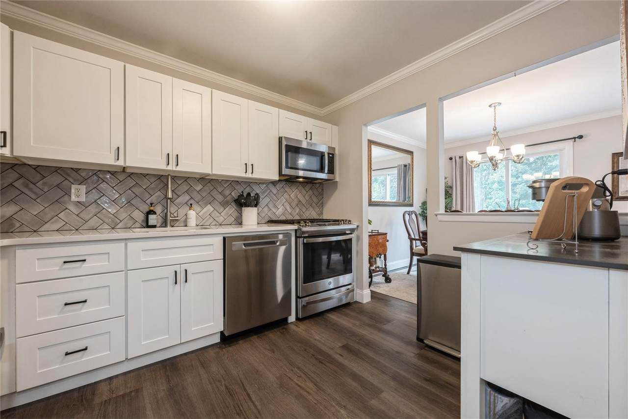 350 Lakeland Avenue - Photo 1