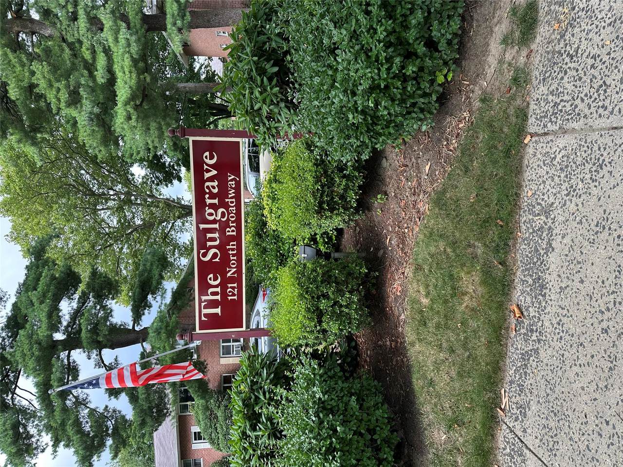 121 North Broadway - Photo 1