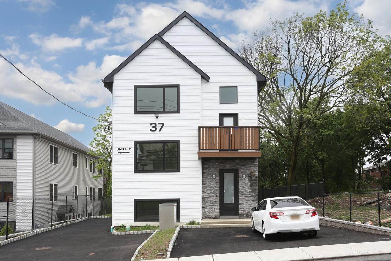 37 Ewing Avenue - Photo 1