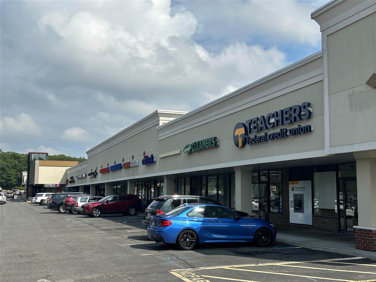 16 Vanderbilt Motor Parkway - Photo 1