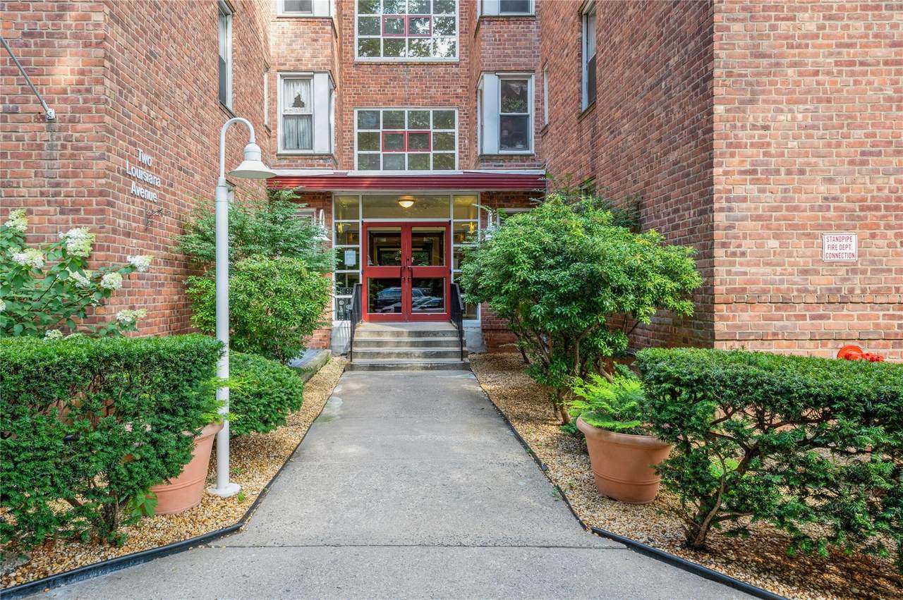 2 Louisiana Avenue - Photo 1