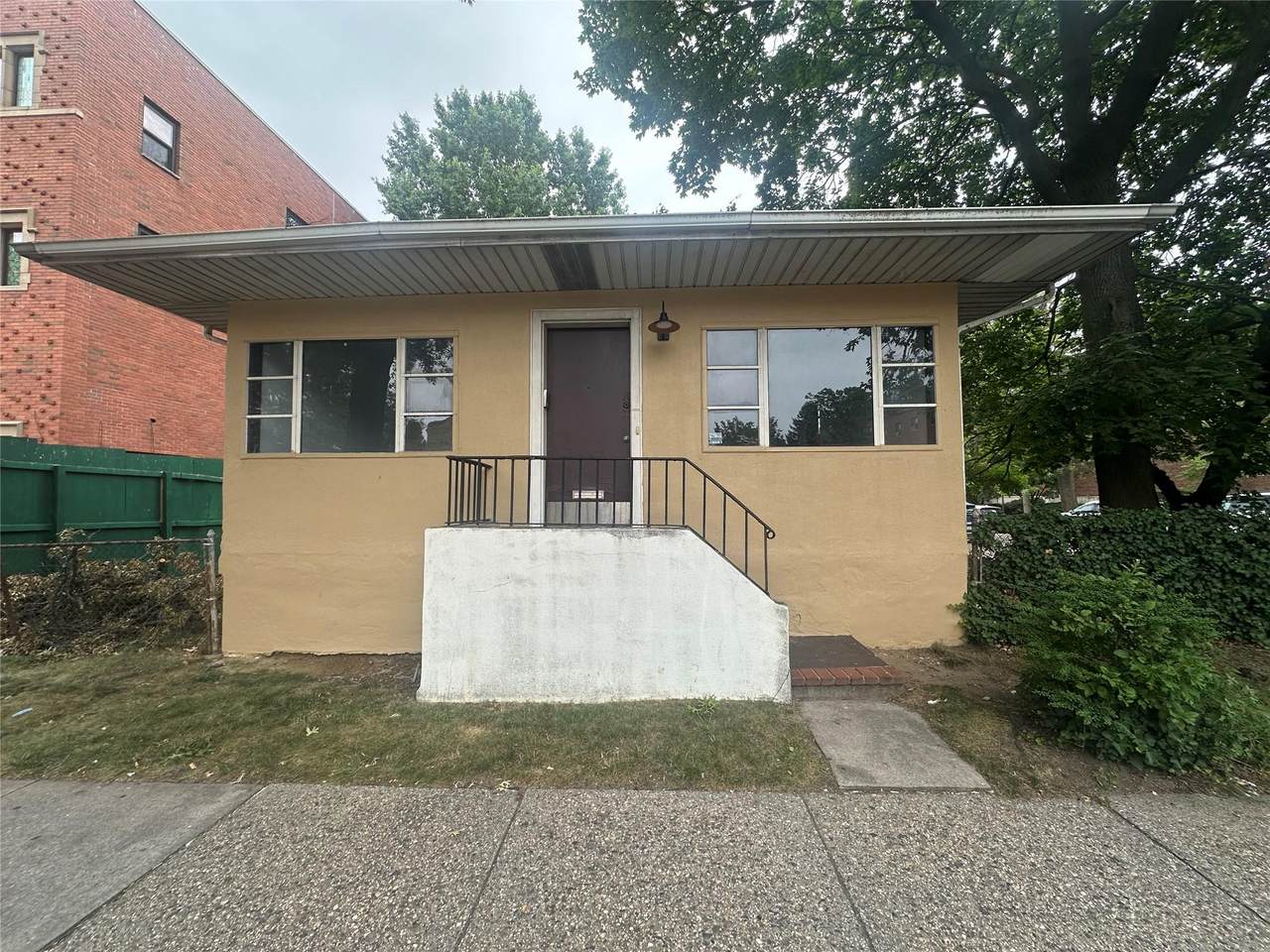 77-43 Main Street - Photo 1