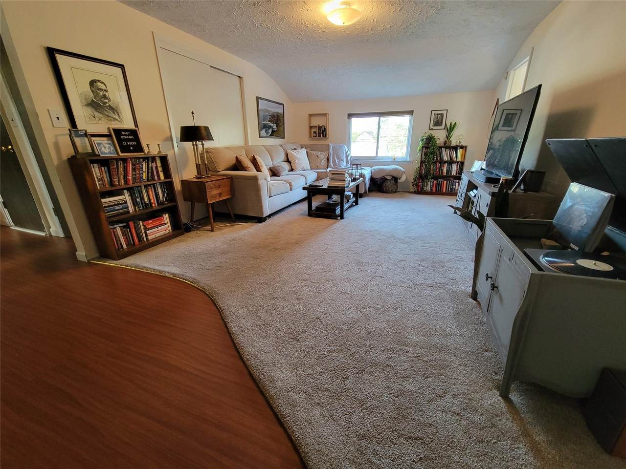 34 Cayuga Avenue - Photo 1