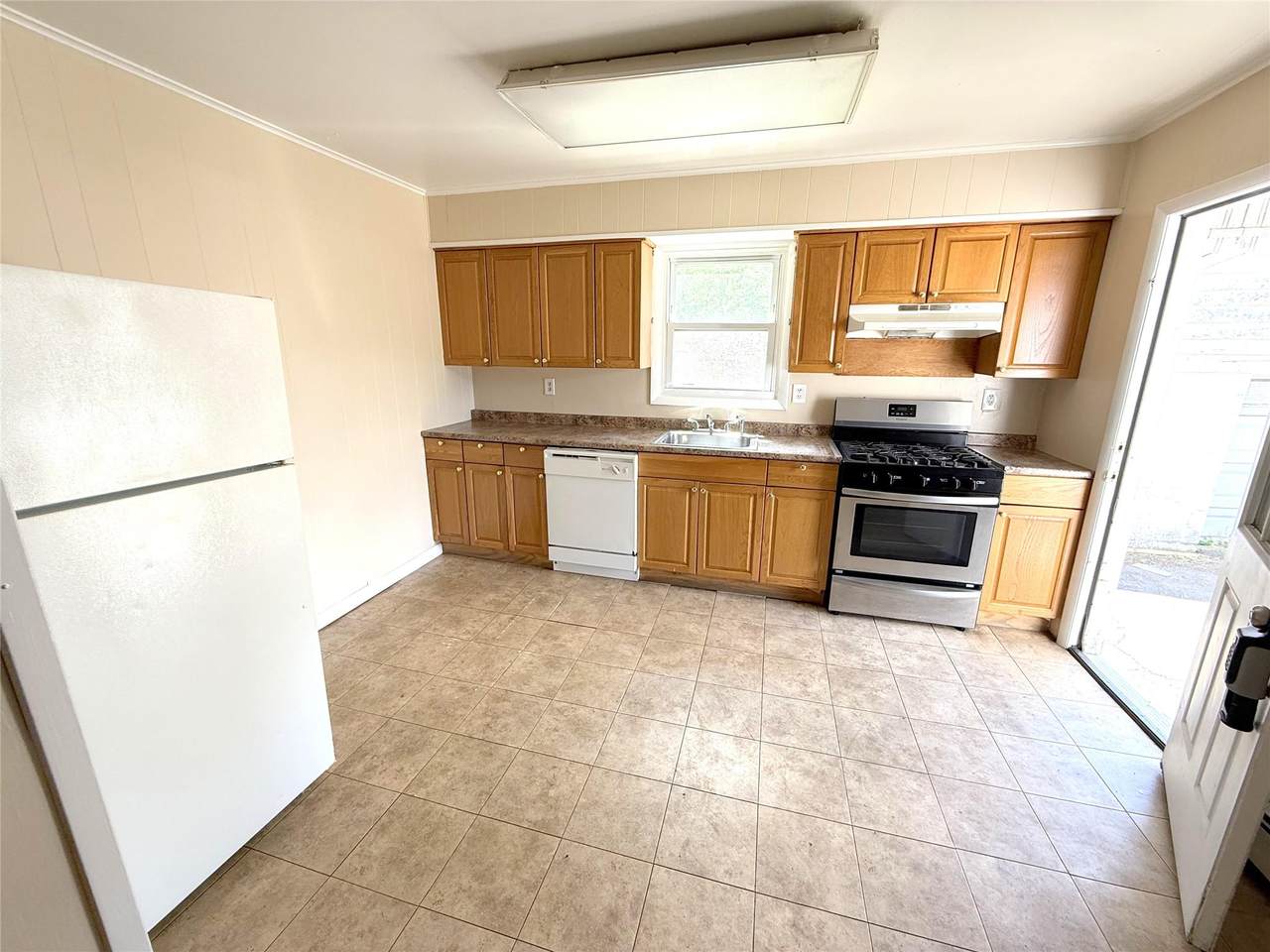 135 Ramapo Road - Photo 1