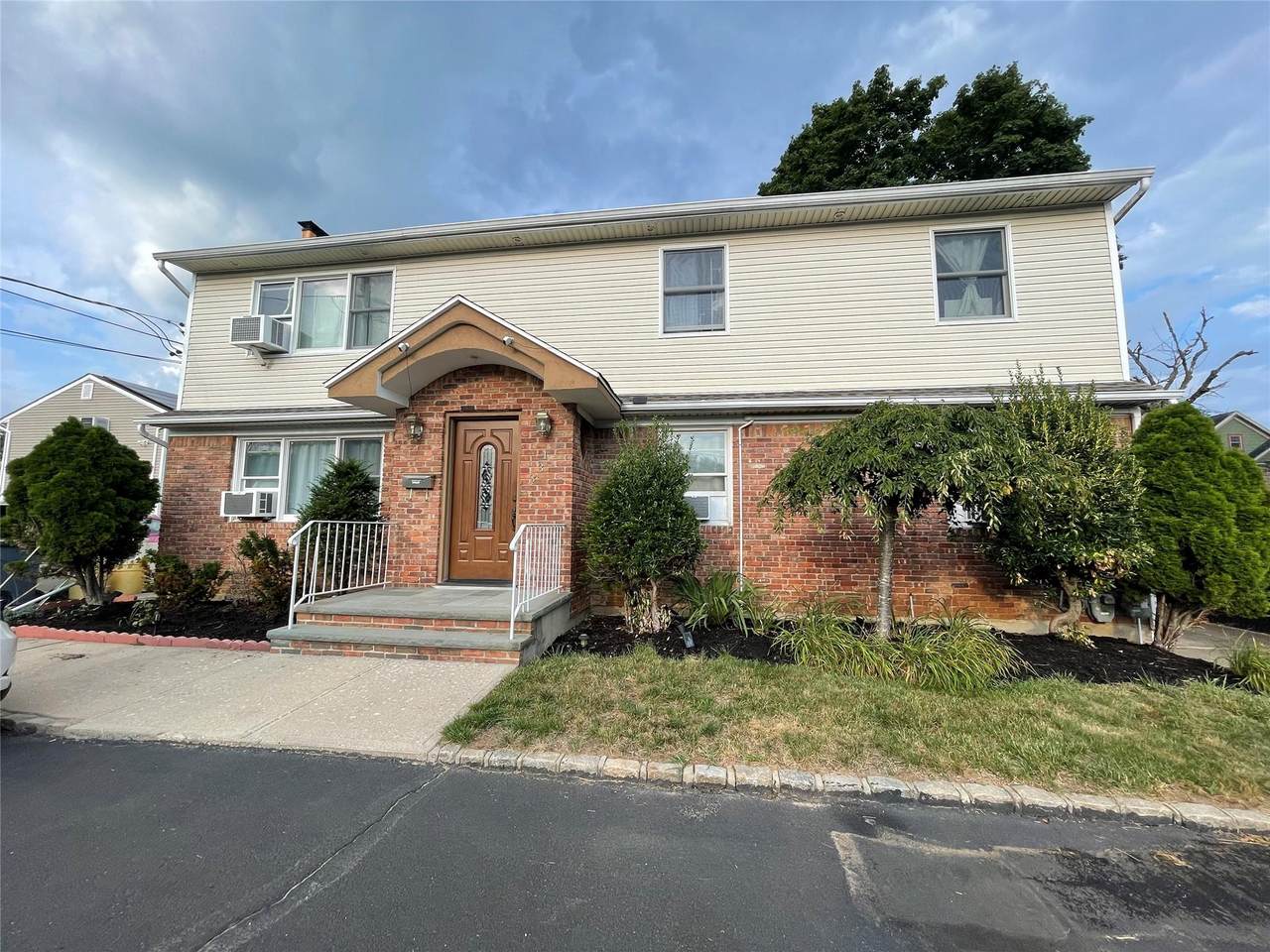133 Railroad Avenue - Photo 1