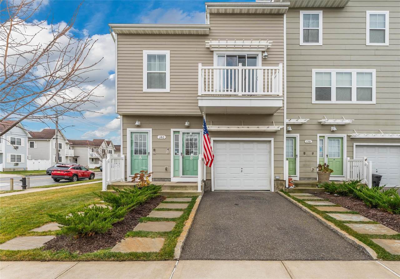 140 Compass Place - Photo 1