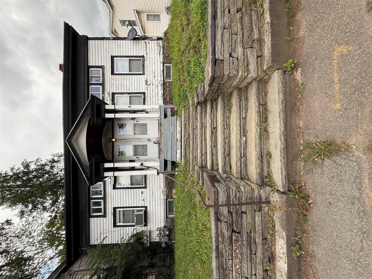 211 Front Street - Photo 1