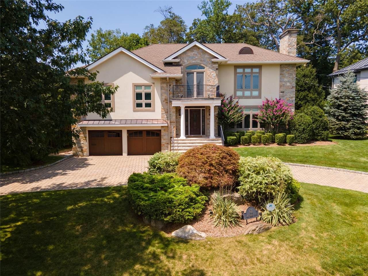 61 Lakeshore Drive - Photo 1