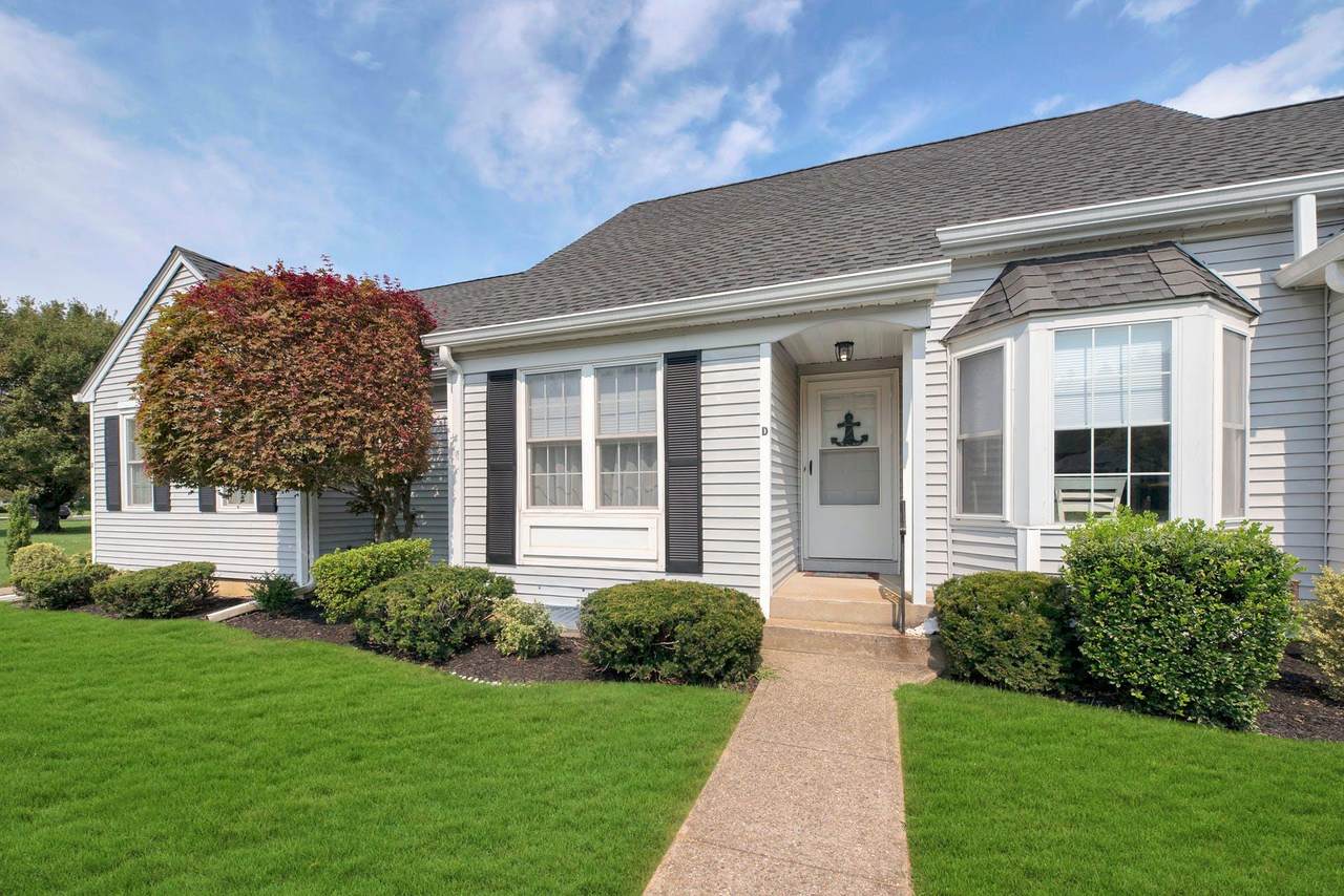2555 Youngs Avenue - Photo 1