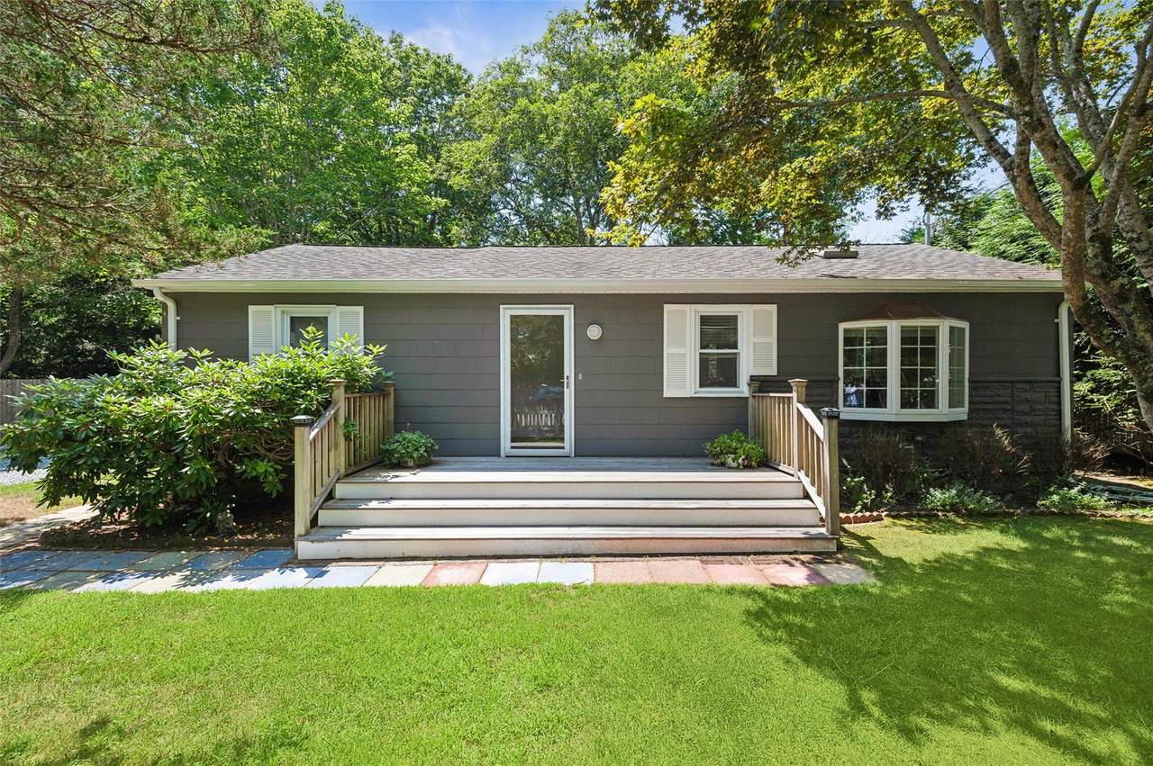 4 End Avenue - Photo 1